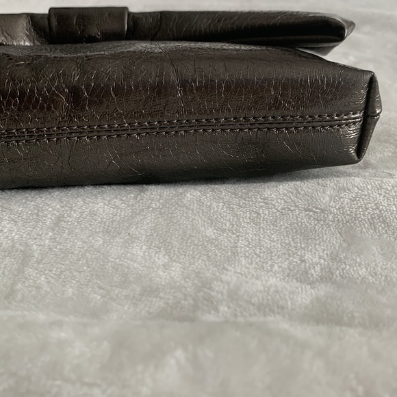 Metallic Clutch - Picture 5 of 12